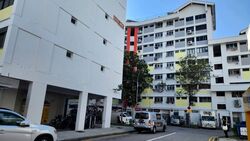 Tampines Heart (D18), Shop House #587077011